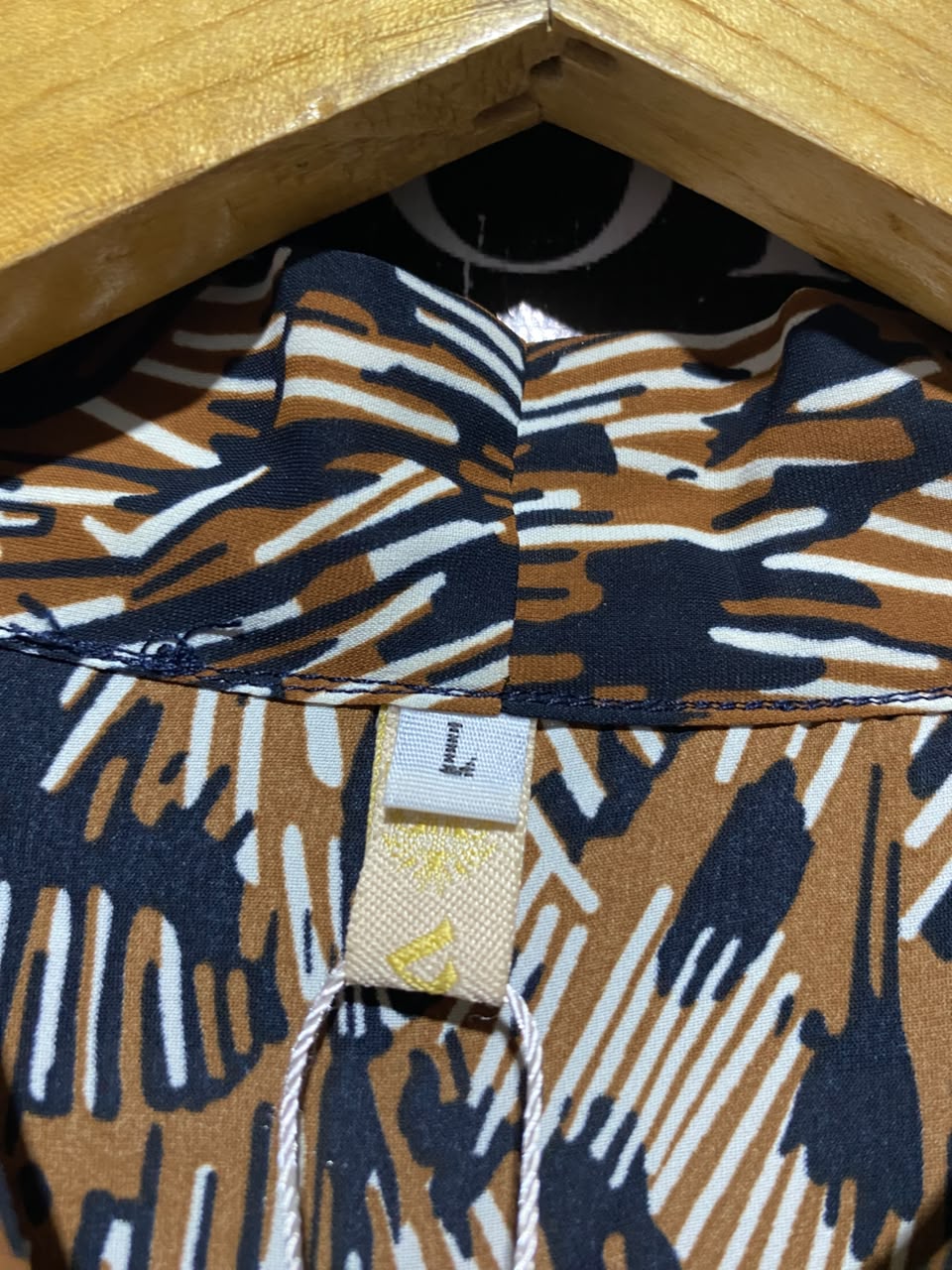 |L| BUST 21| A14| ABSTRACT PRINT TIE-NECK MINI / TUNIC DRESS - BROWN & BLACK