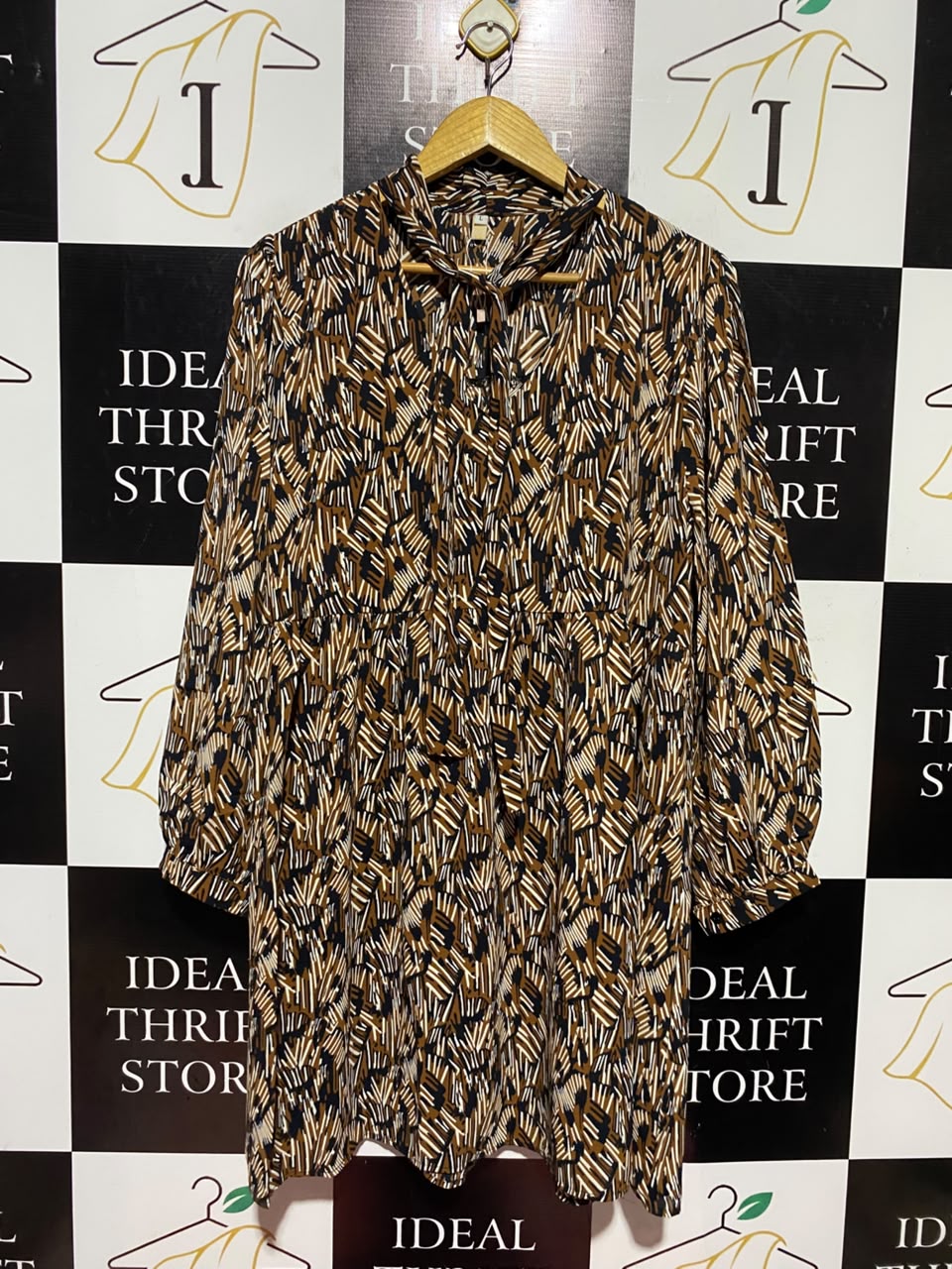 |L| BUST 21| A14| ABSTRACT PRINT TIE-NECK MINI / TUNIC DRESS - BROWN & BLACK