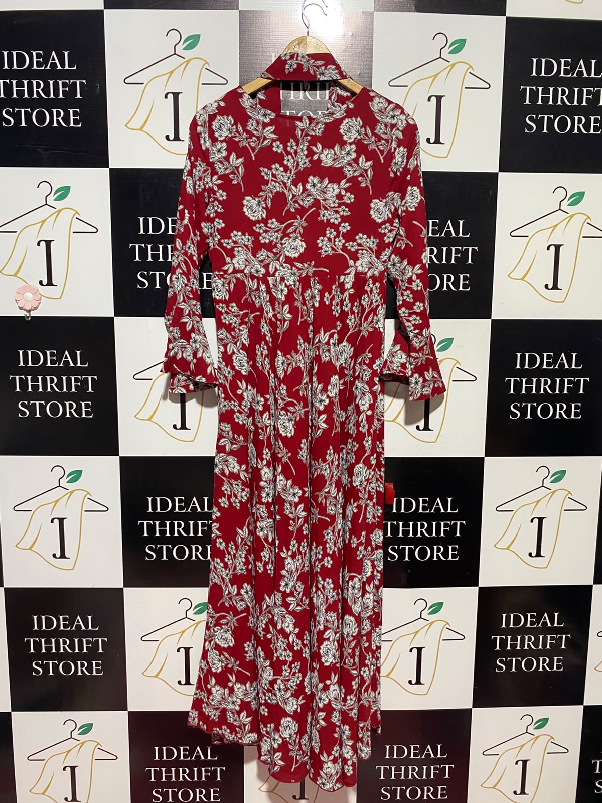 SHEIN |S| BUST 16| A14| RED FLORAL PRINT FRONT-TIE MAXI DRESS WITH HALTER / KEYHOLE