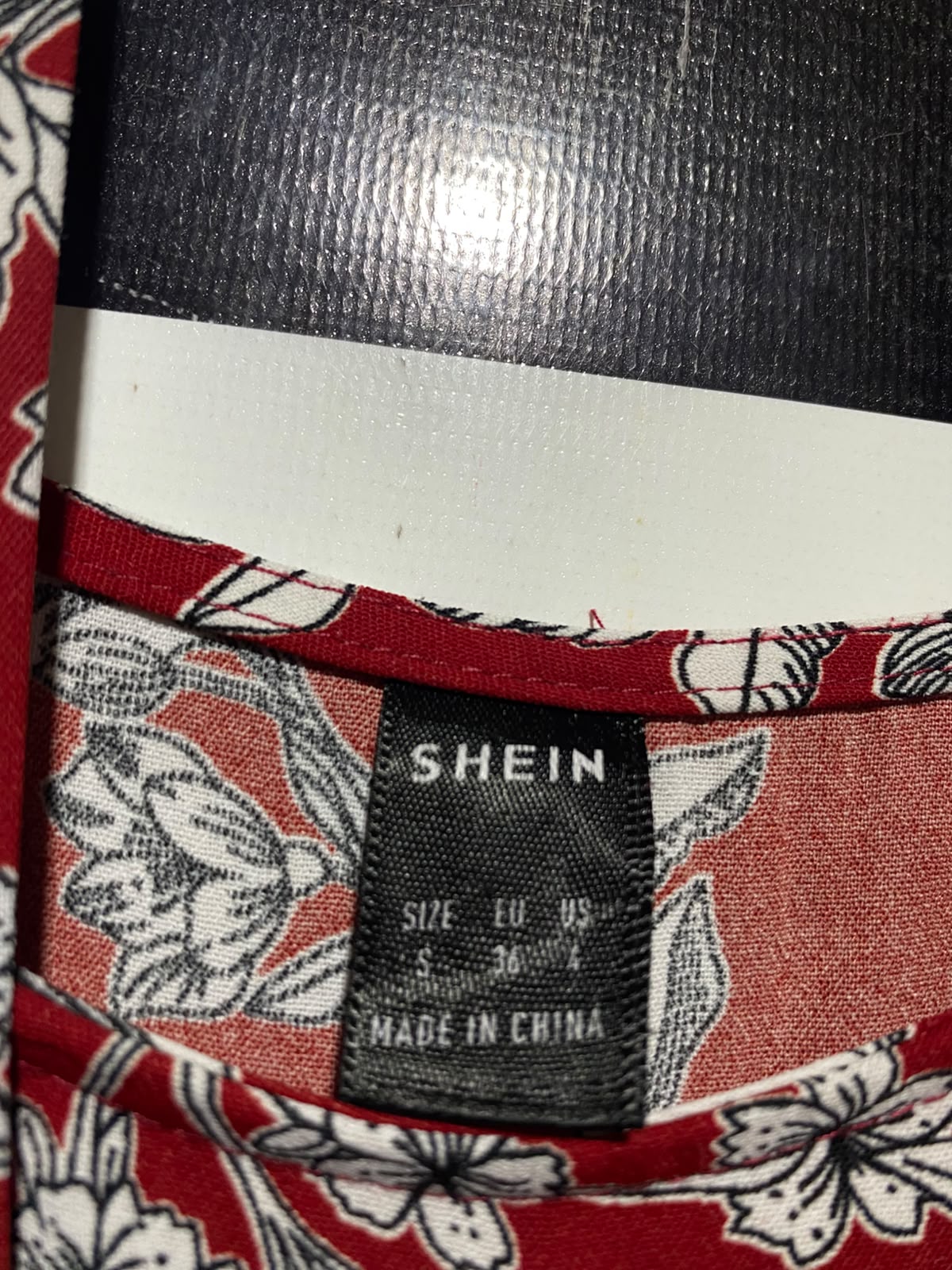 SHEIN |S| BUST 16| A14| RED FLORAL PRINT FRONT-TIE MAXI DRESS WITH HALTER / KEYHOLE