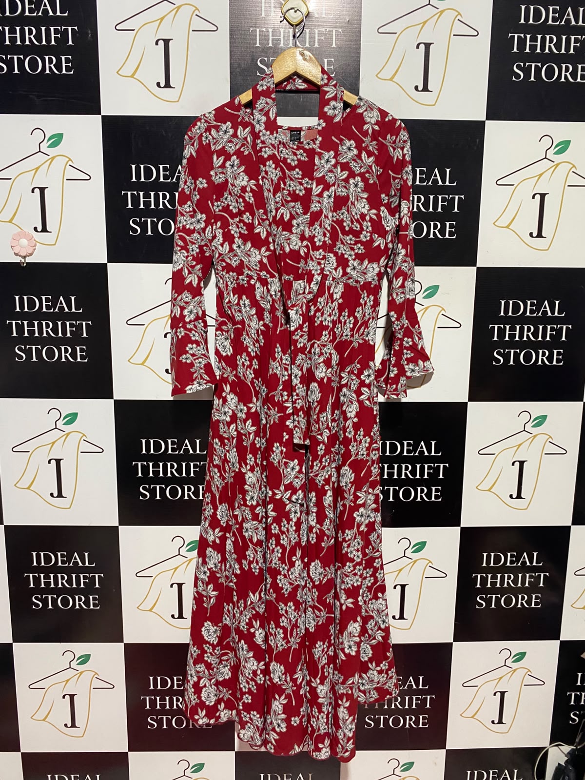 SHEIN |S| BUST 16| A14| RED FLORAL PRINT FRONT-TIE MAXI DRESS WITH HALTER / KEYHOLE