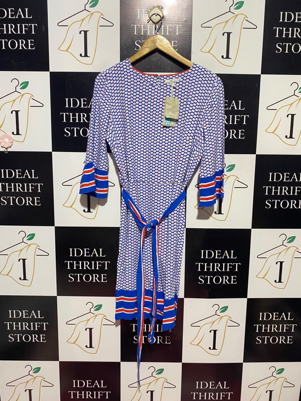 BODEN |M| BUST 19| A14| BODEN GEOMETRIC PRINT BELTED MIDI DRESS - BLUE, RED & WHITE