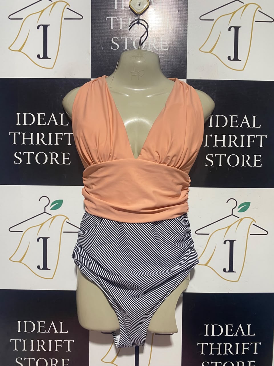 CUPSHE |L| BUST 16| A14| PEACH & NAVY STRIPED PLUNGING V-NECK ONE-PIECE SWIMSUIT