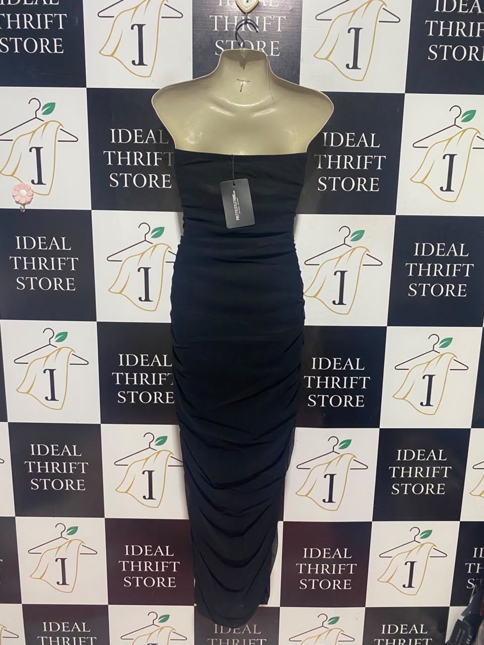 PRETTYLITTLE THING |S| BUST 15| A14| BLACK STRAPLESS RUCHED MESH MAXI DRESS