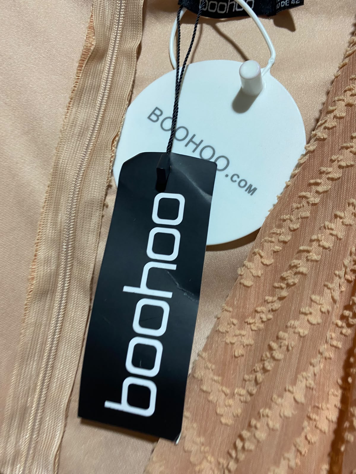 BOOHOO |L| BUST FREE| A14| PEACH GEOMETRIC TEXTURED V-NECK MIDI DRESS