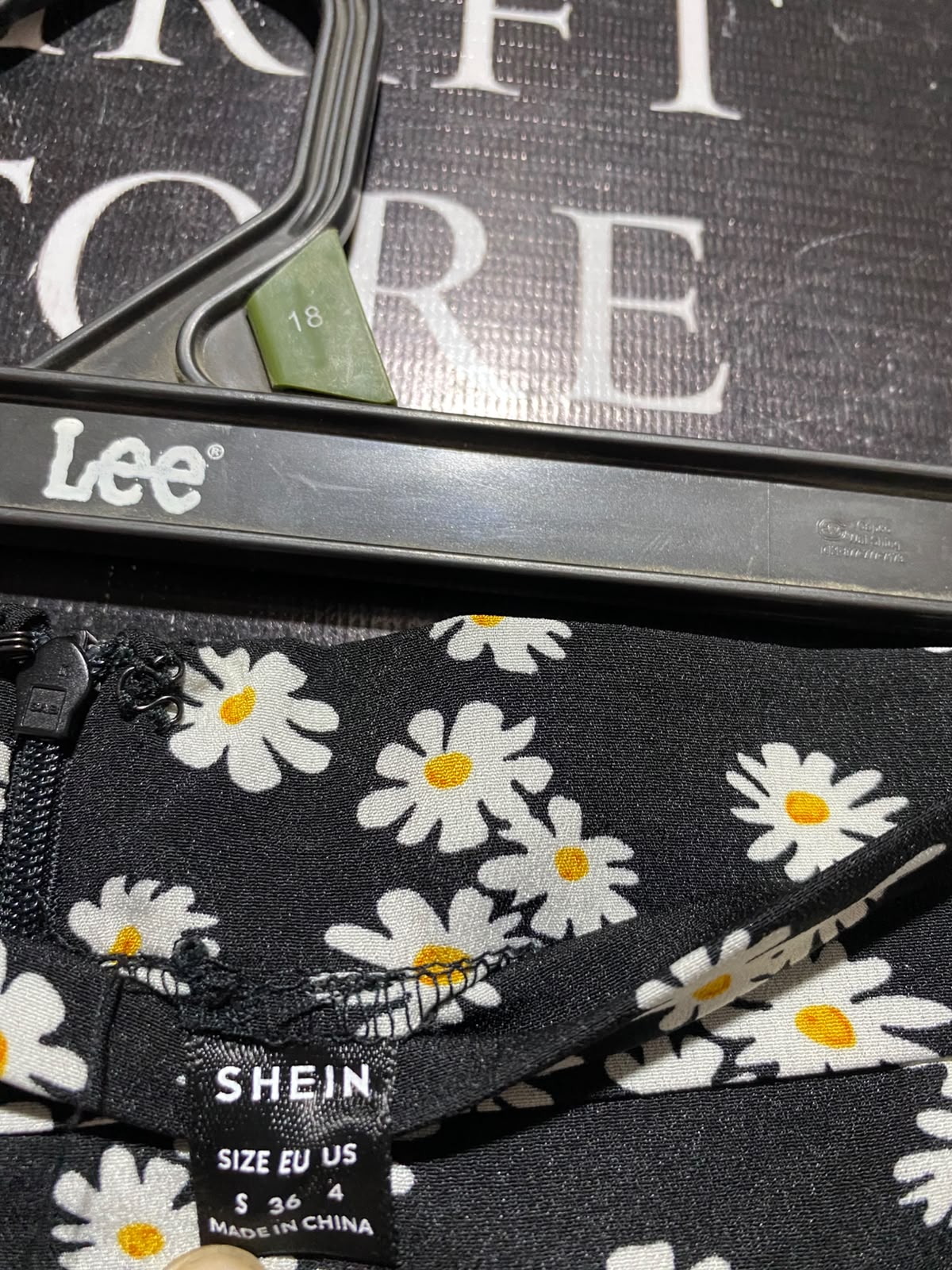 SHEIN |S| WAIST 27| A13| BLACK & WHITE DAISY PRINT HIGH-WAISTED MAXI SKIRT