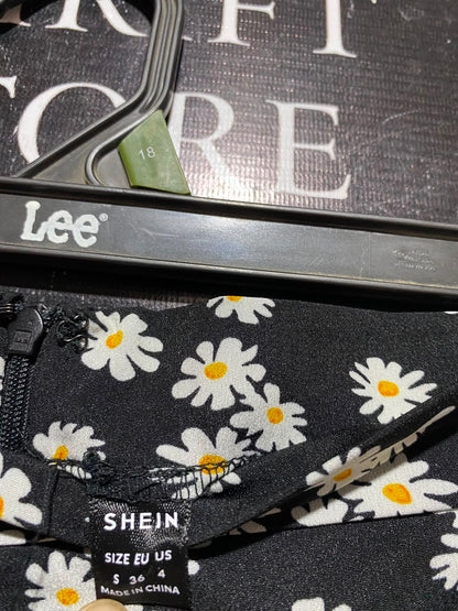 SHEIN |S| WAIST 27| A13| BLACK & WHITE DAISY PRINT HIGH-WAISTED MAXI SKIRT