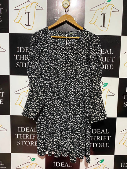 PAPAYA |M| BUST 21| A15| BLACK & WHITE FLORAL LONG SLEEVE MINI DRESS - CASUAL DITSY FLORAL SHORT DRESS