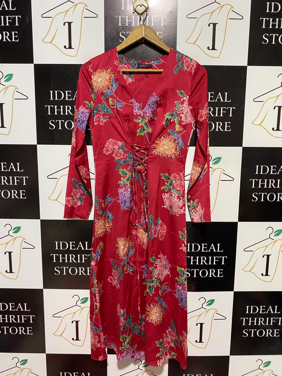 M&S |S| BUST 16| A15| RED FLORAL LACE-UP FRONT MIDI DRESS - LONG SLEEVE V-NECK DRESS