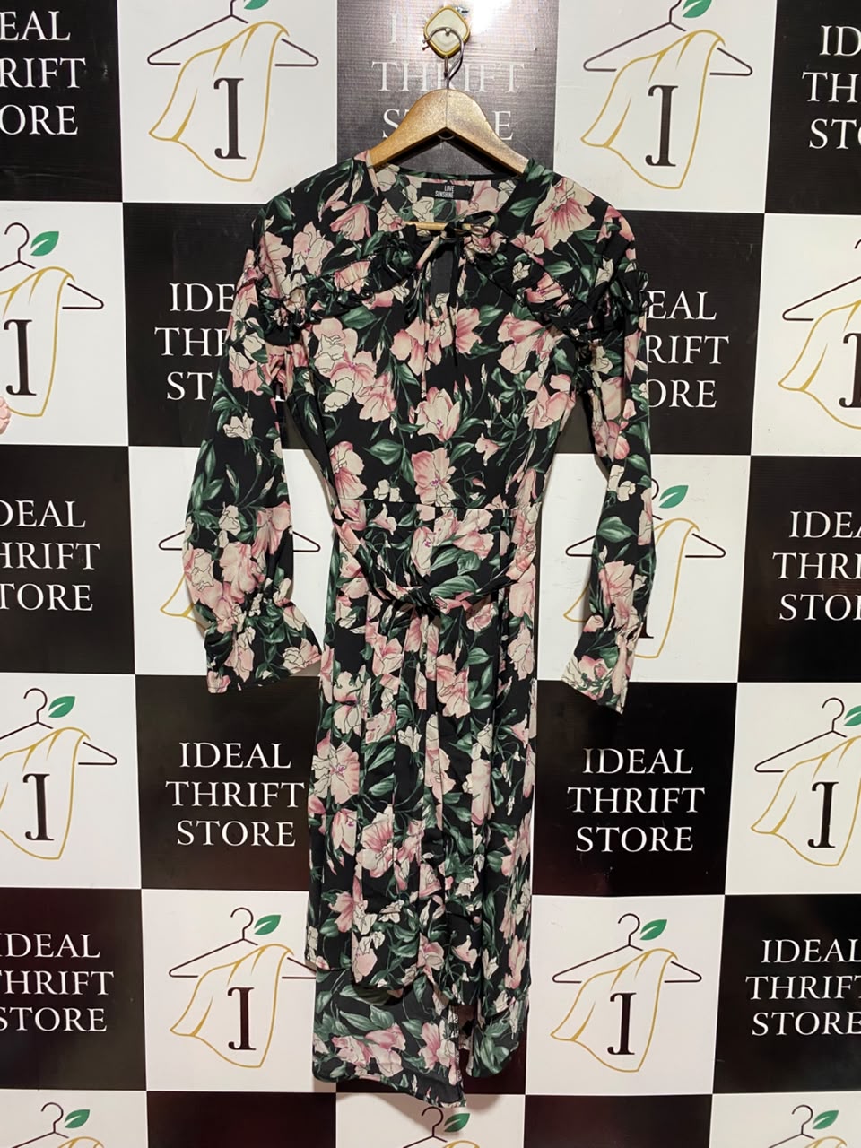 LOVE SUNSHINE |M| BUST 18| A15| BLACK & PINK FLORAL TIE-NECK MIDI DRESS - LONG SLEEVE BELTED FLORAL DRESS