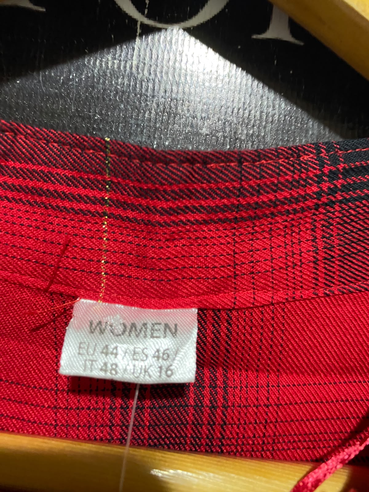 WOMAN |L| BUST 21| A15| RED & BLACK PLAID TIERED KNEE-LENGTH DRESS - 3/4 SLEEVE V-NECK METALLIC SHIMMER DRESS
