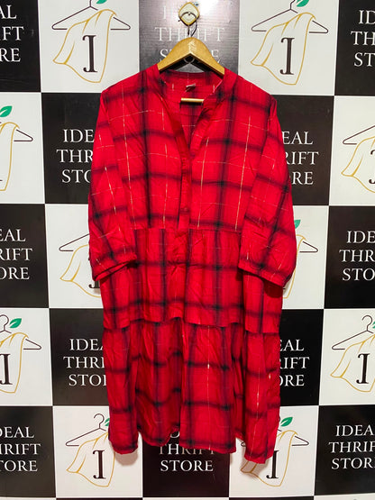 WOMAN |L| BUST 21| A15| RED & BLACK PLAID TIERED KNEE-LENGTH DRESS - 3/4 SLEEVE V-NECK METALLIC SHIMMER DRESS