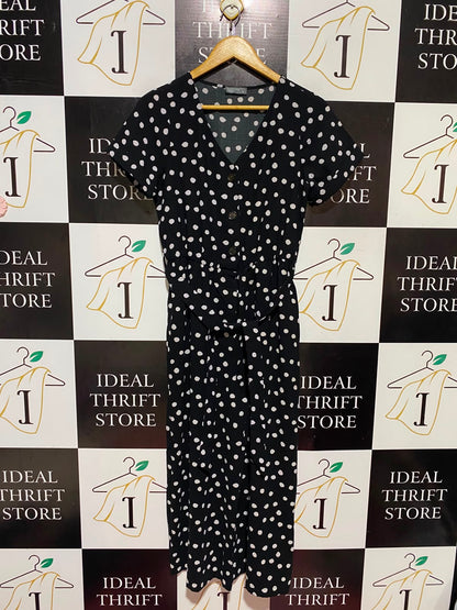 PAPAYA |S| BUST 17| A15| BLACK & WHITE POLKA DOT BUTTON-FRONT JUMPSUIT - SHORT SLEEVE BELTED CASUAL JUMPSUIT
