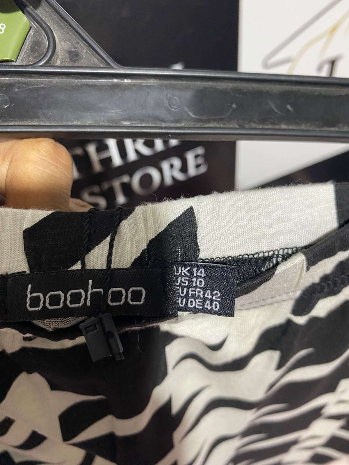 BOOHOO |XS| WAIST 24| A14| BLACK & WHITE HOUNDSTOOTH MIDI SKIRT - HIGH-WAISTED STRETCH PENCIL SKIRT