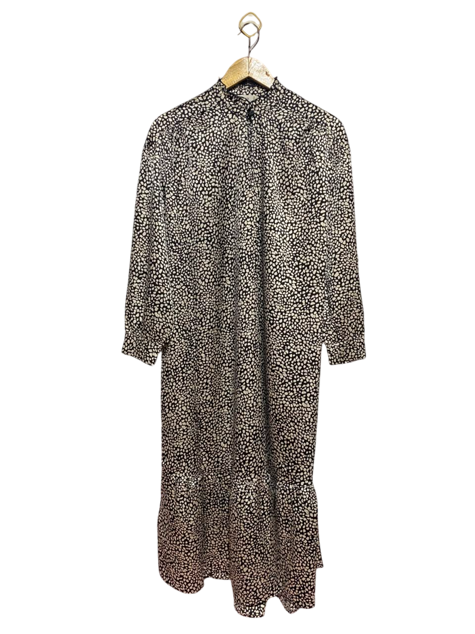 MNG |XS| BUST 20| A16| BLACK AND WHITE SPOTTED LONG SLEEVE MAXI DRESS