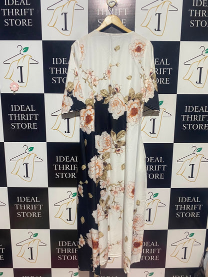 |L| BUST 19| A16| ELEGANT BLACK AND WHITE FLORAL PRINT MIDI DRESS