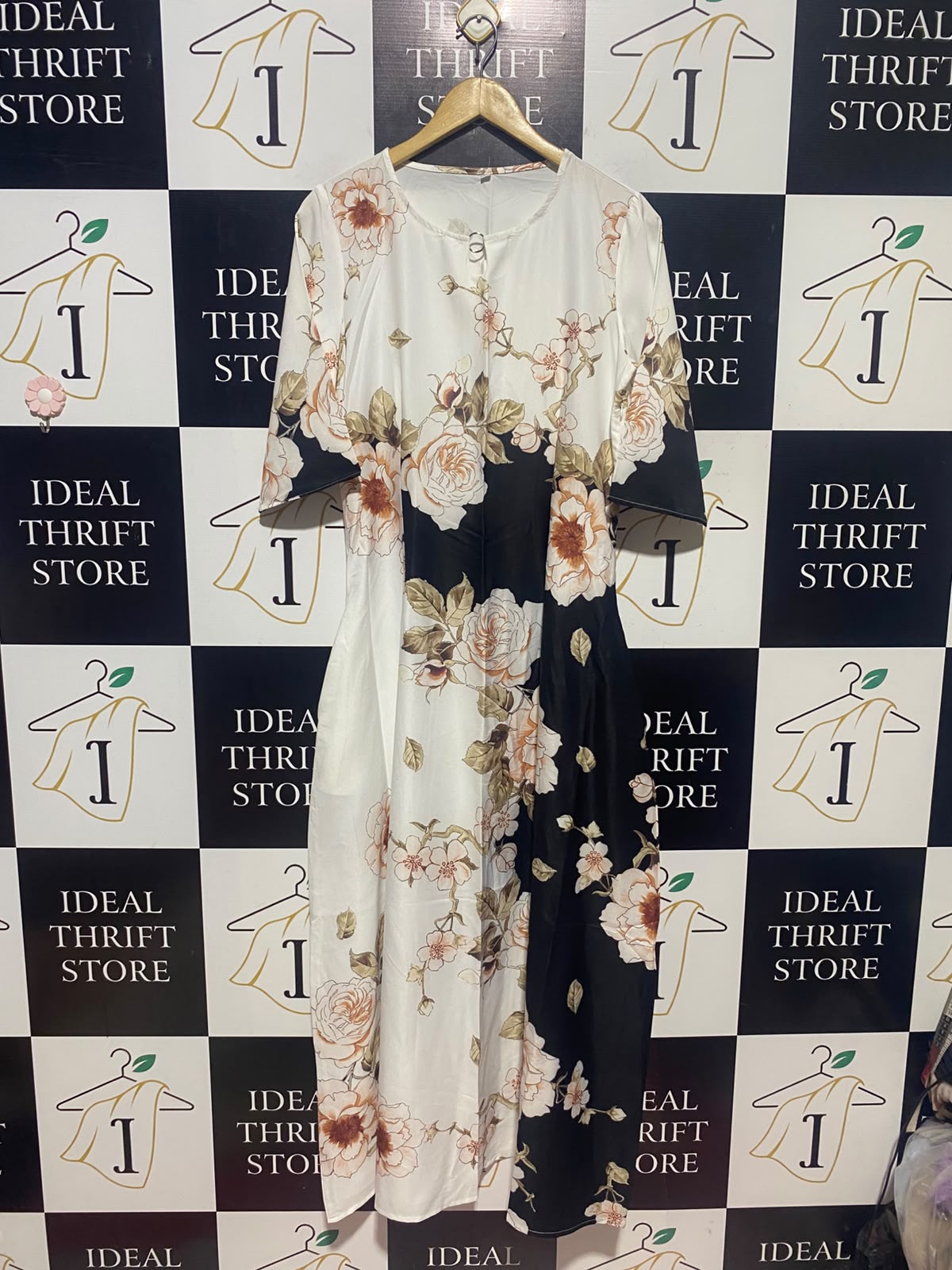 |L| BUST 19| A16| ELEGANT BLACK AND WHITE FLORAL PRINT MIDI DRESS