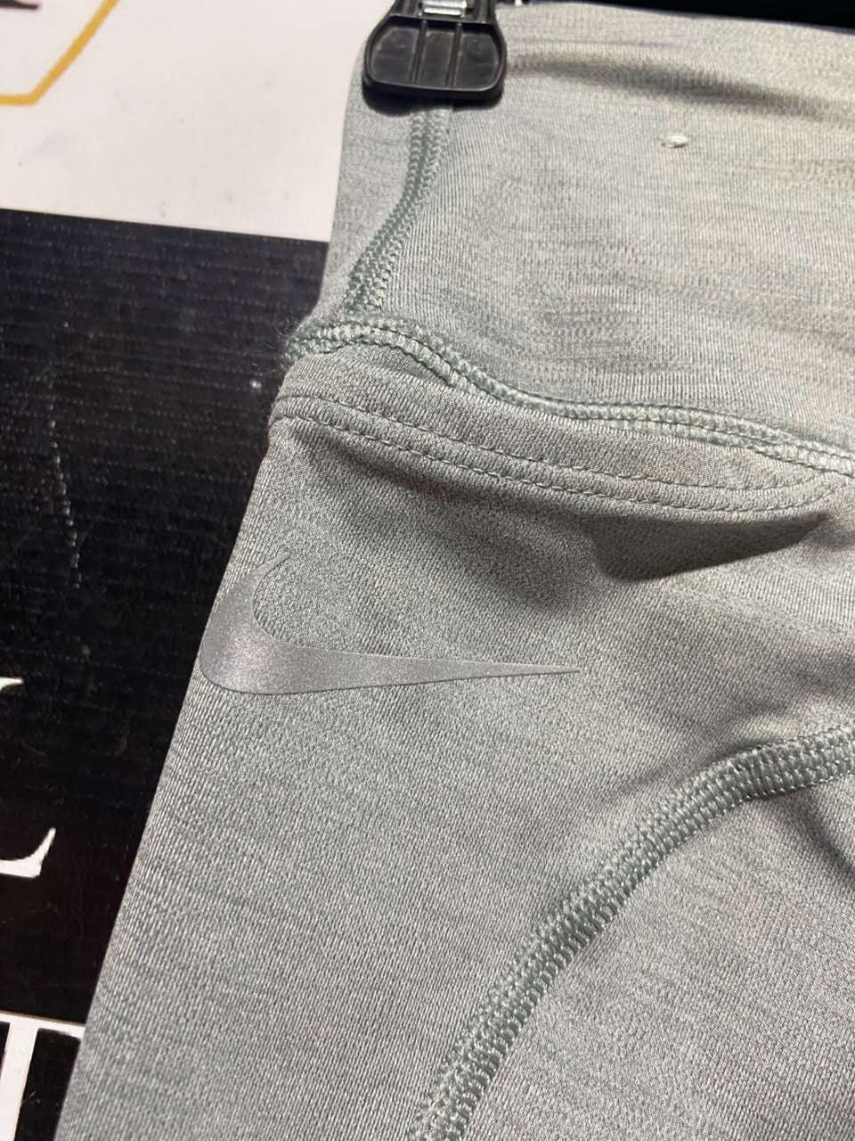 NIKE |S| WAIST 24| A16| SAGE GREY HIGH-WAISTED DRAWSTRING ATHLETIC LEGGINGS