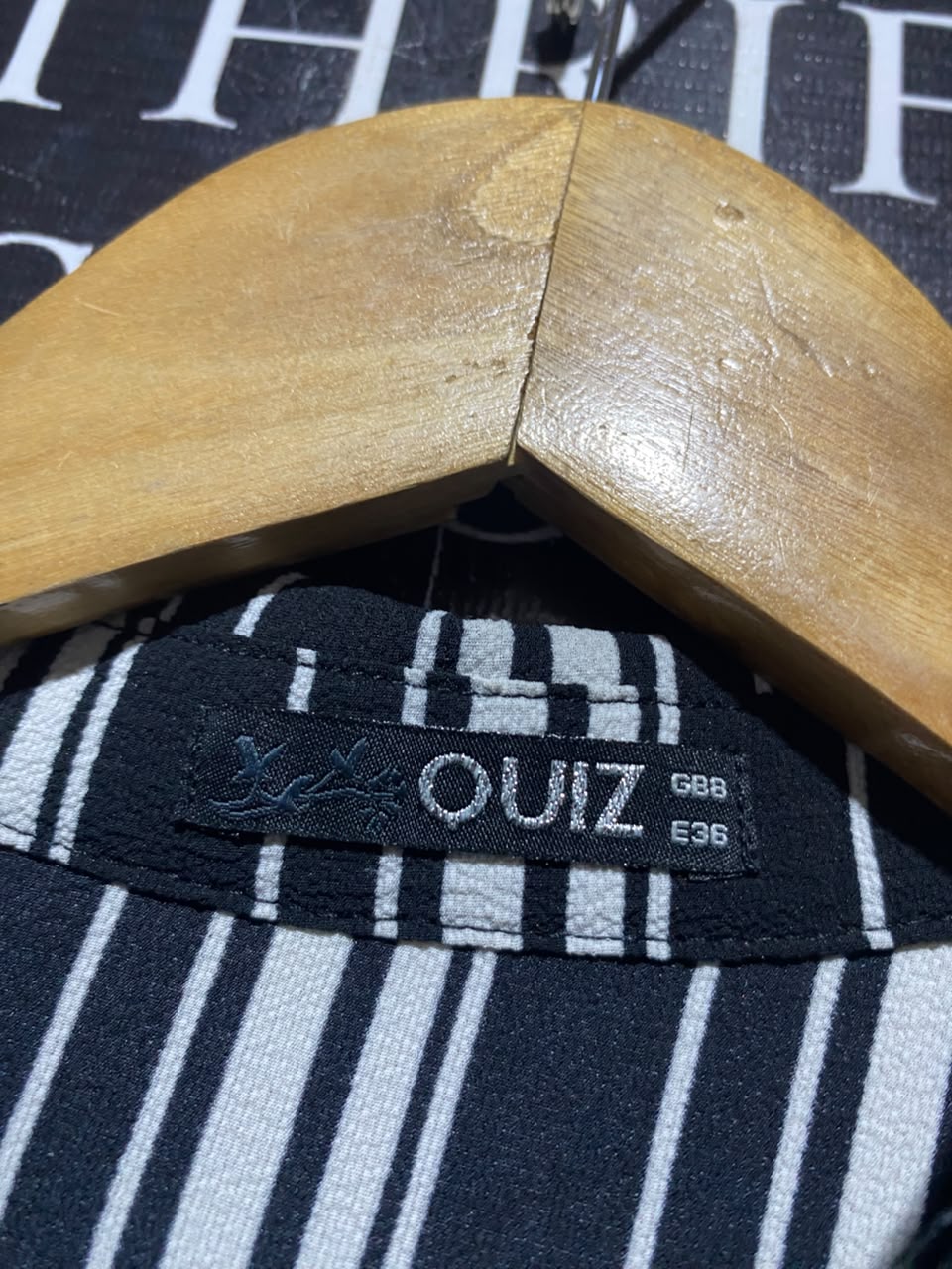 QUIZ |M| BUST 18| A16| BLACK AND WHITE VERTICAL STRIPED LONG SLEEVE SHIRT DRESS