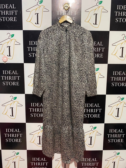 MNG |XS| BUST 20| A16| BLACK AND WHITE SPOTTED LONG SLEEVE MAXI DRESS