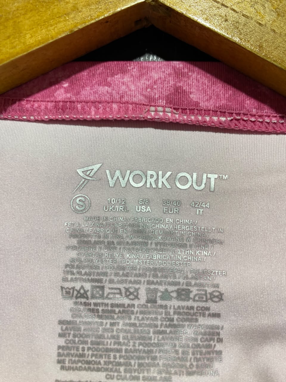WORK OUT |M| BUST 14| A16| VIBRANT PINK PATTERNED LONG SLEEVE CROP TOP