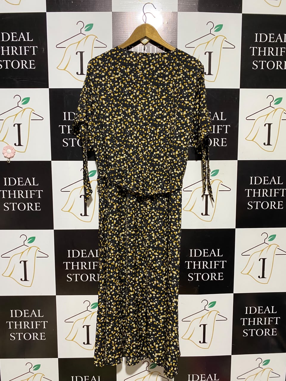QUIZ |XL| BUST 23| A16| WOMEN'S BLACK & YELLOW DITSY FLORAL WRAP MAXI DRESS