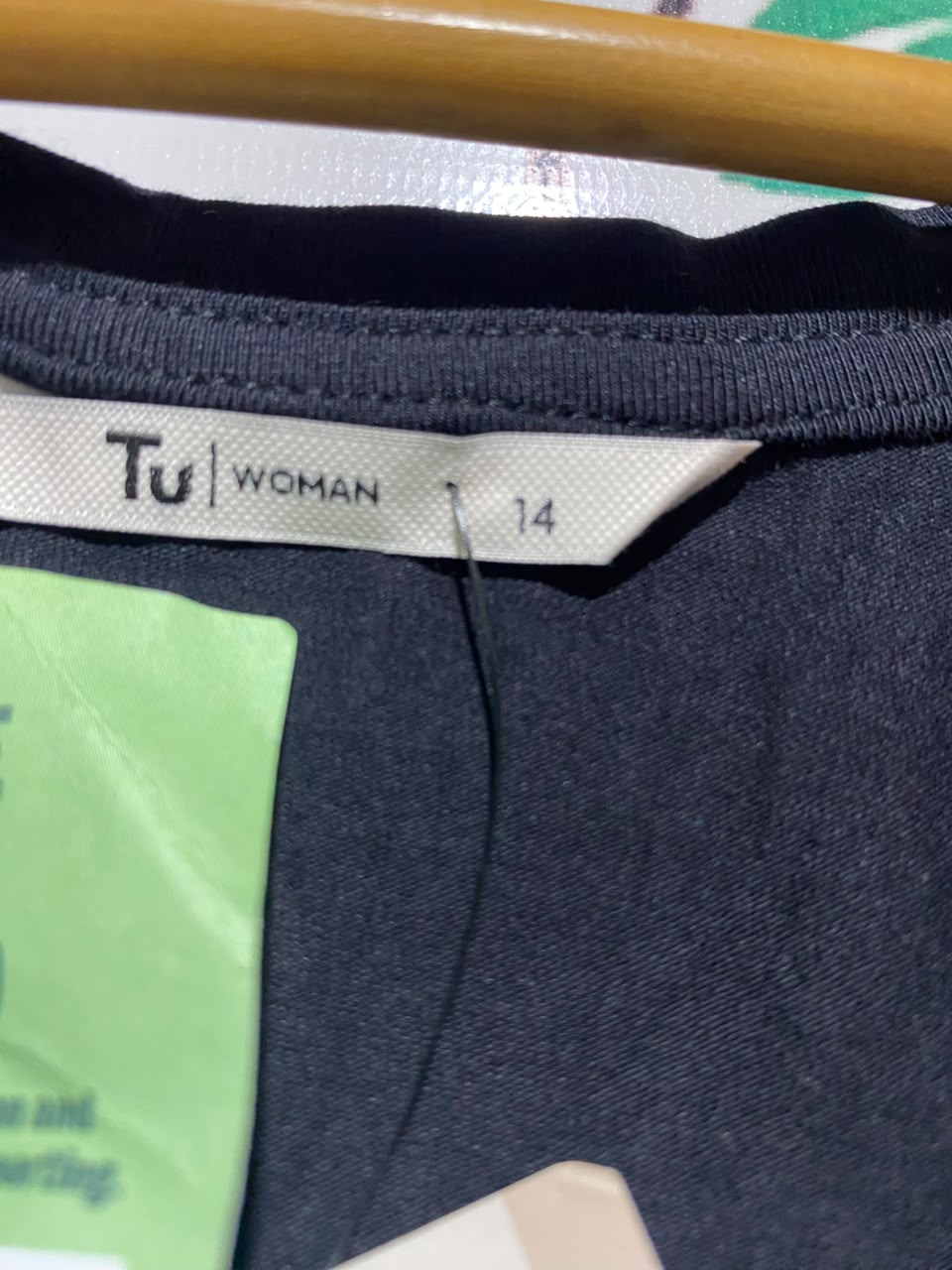 TU WOMAN |S| BUST 15| A15| WOMEN'S SOLID BLACK SCOOP NECK TANK TOP