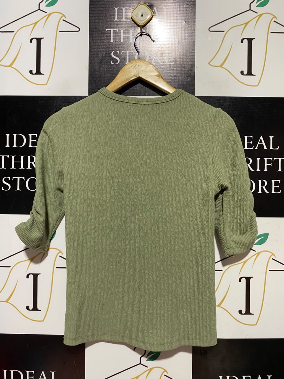 TARGET WOMAN |S| BUST 15| A17| WOMEN'S SAGE GREEN RUCHED-SLEEVE RIBBED TOP