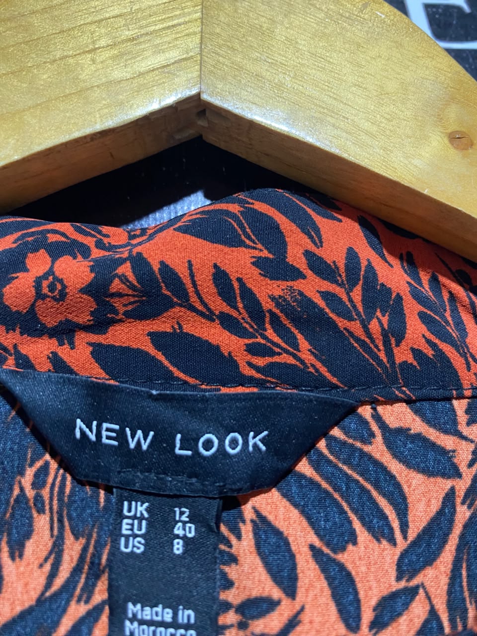 NEW LOOK |M| BUST 19| A17| WOMEN'S BOLD ORANGE AND BLACK FLORAL PRINT TIE-NECK SHIFT DRESS