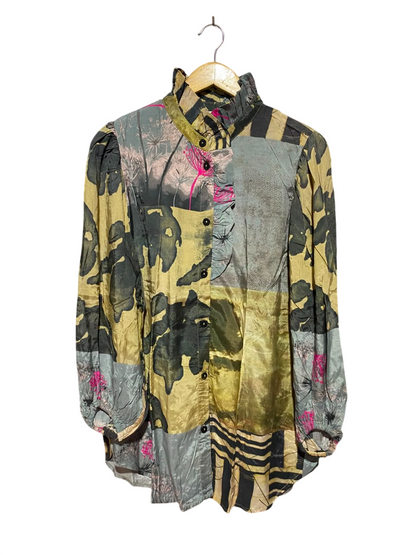 NOEN |L| BUST 21| A18| WOMEN’S ABSTRACT PRINTED BUTTON-DOWN BLOUSE WITH RUFFLE NECKLINE