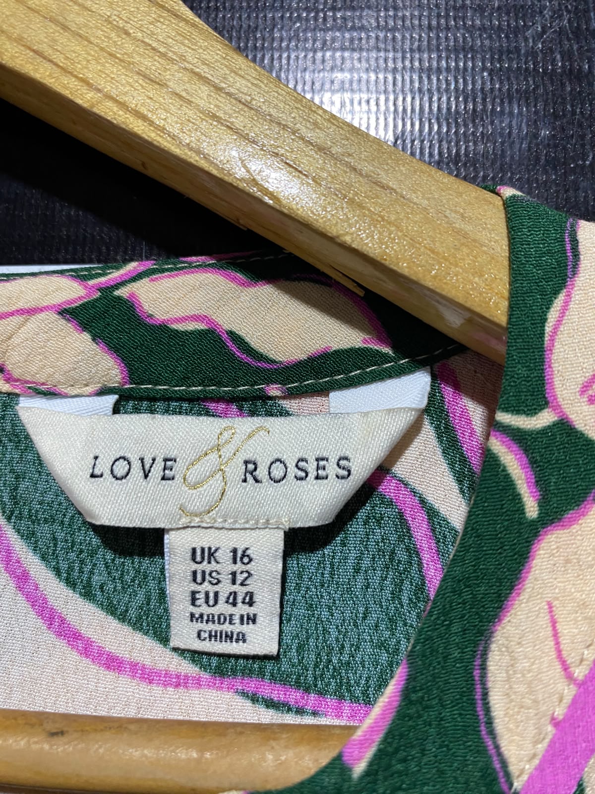 LOVE & ROSES |L| BUST 23| A18| WOMEN’S FLORAL PRINT LONG-SLEEVE BLOUSE WITH CONTRAST PIPING