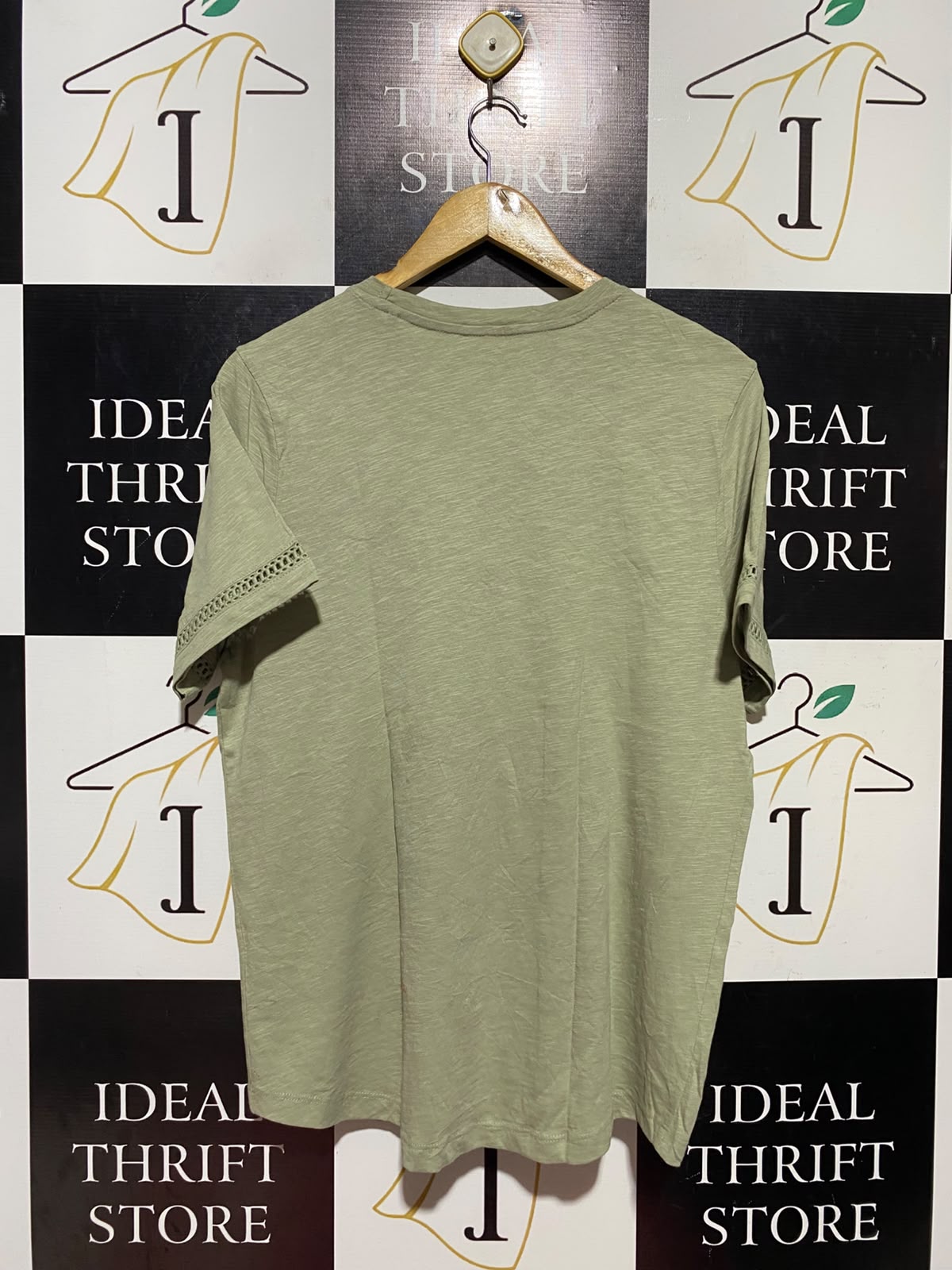 TU |L| BUST 20| A18| WOMEN’S OLIVE GREEN T-SHIRT WITH LACE TRIM DETAIL