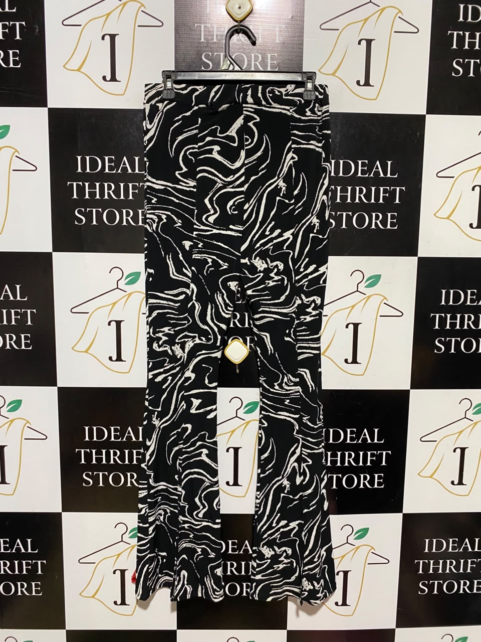RIVER ISLAND |M| WAIST 28| A18| WOMEN’S BLACK AND WHITE MARBLE PRINT FLARED TROUSERS