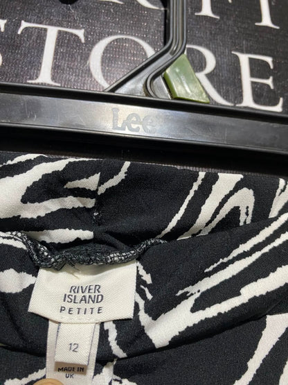 RIVER ISLAND |M| WAIST 28| A18| WOMEN’S BLACK AND WHITE MARBLE PRINT FLARED TROUSERS