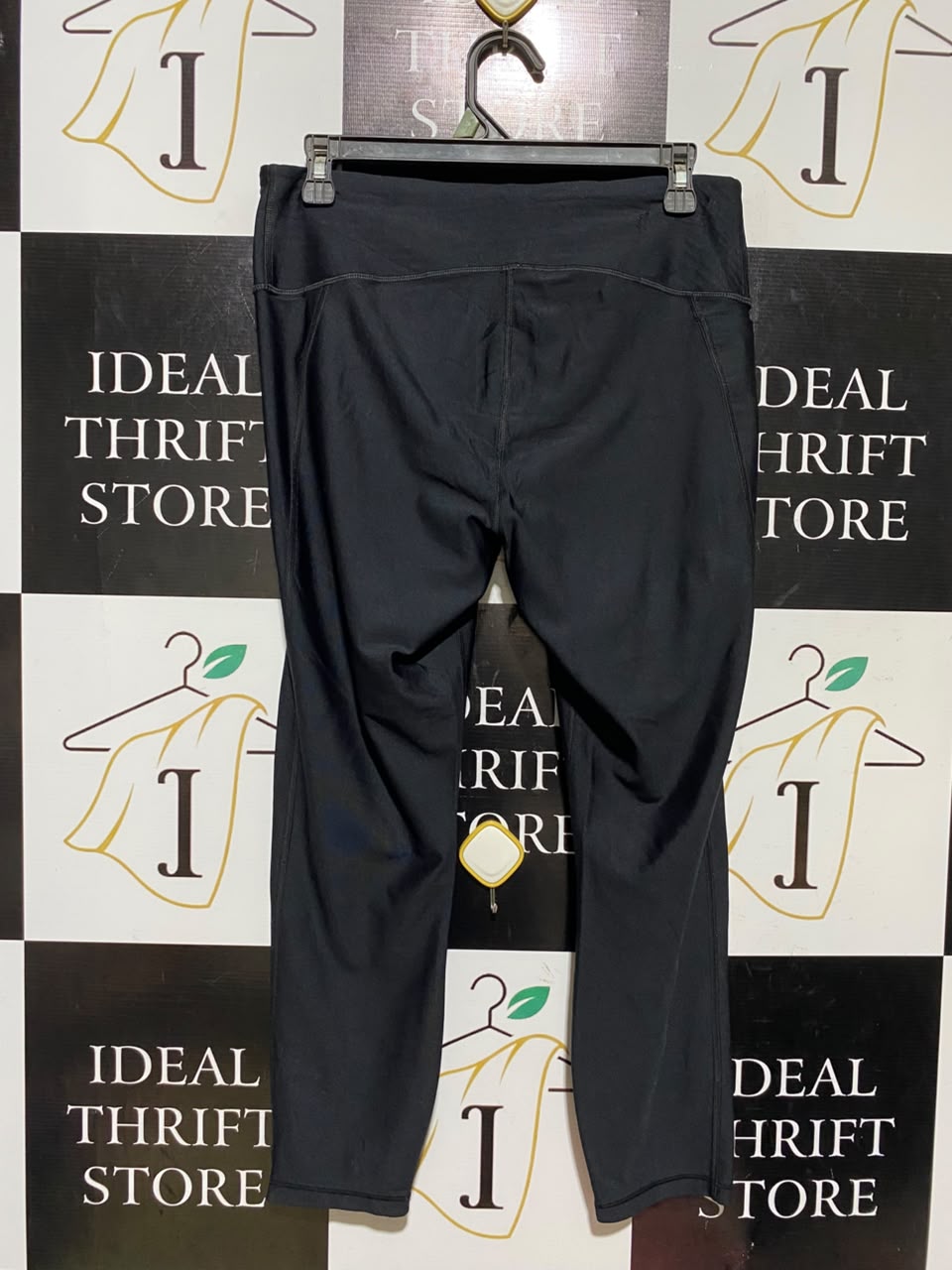 UNDER ARMOUR |L| WAIST 30| A18| WOMEN’S BLACK ATHLETIC PERFORMANCE LEGGINGS