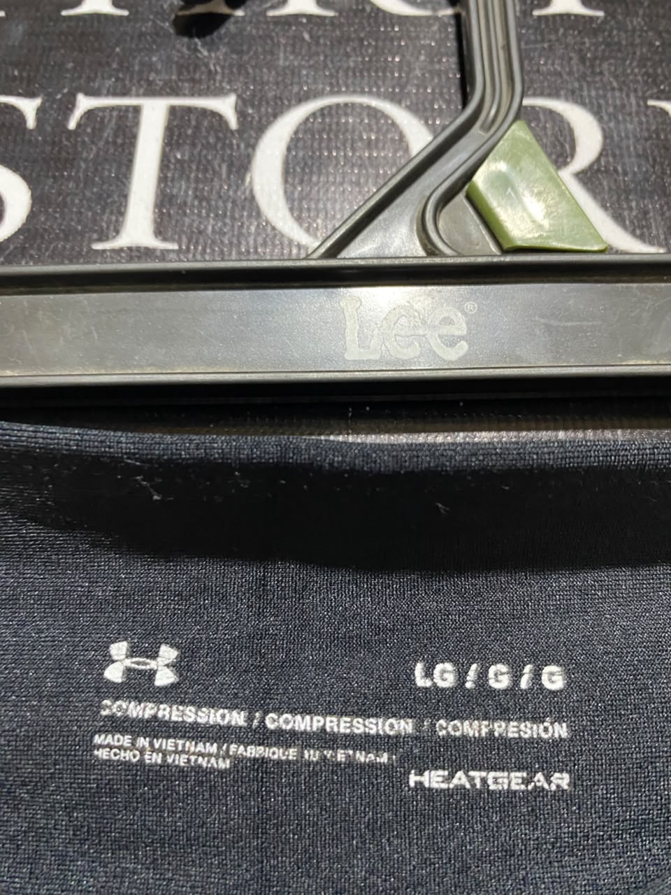 UNDER ARMOUR |L| WAIST 30| A18| WOMEN’S BLACK ATHLETIC PERFORMANCE LEGGINGS