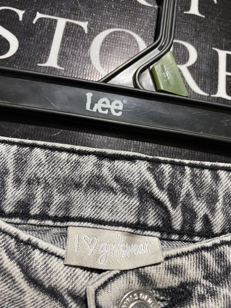 I GIRL & WEAR |M| WAIST 28| A18| WOMEN’S GREY VINTAGE-WASH STRAIGHT-LEG JEANS