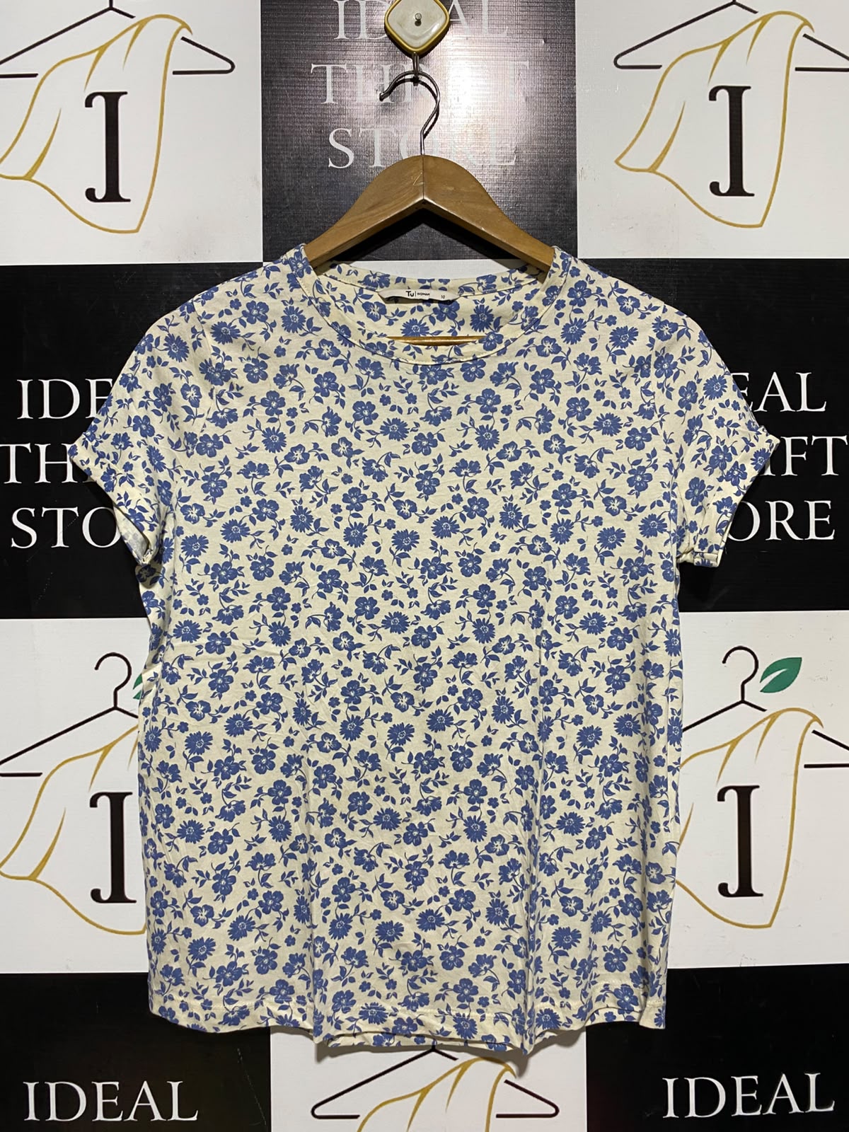 TU WOMAN |L| BUST 19| A18| CREAM AND BLUE FLORAL PRINT CREW-NECK T-SHIRT
