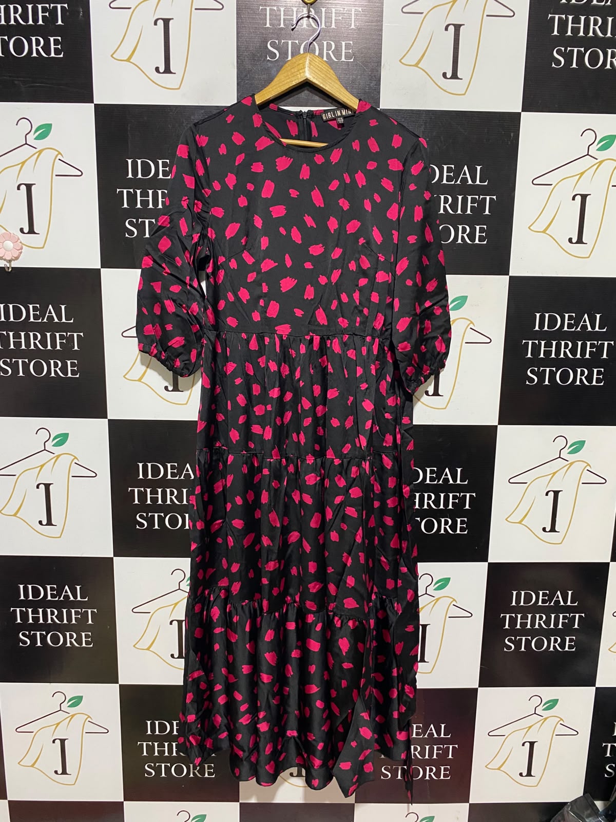 GIRL IN MIND |M| BUST 18| A18| BLACK & PINK BRUSHSTROKE TIERED MIDI DRESS