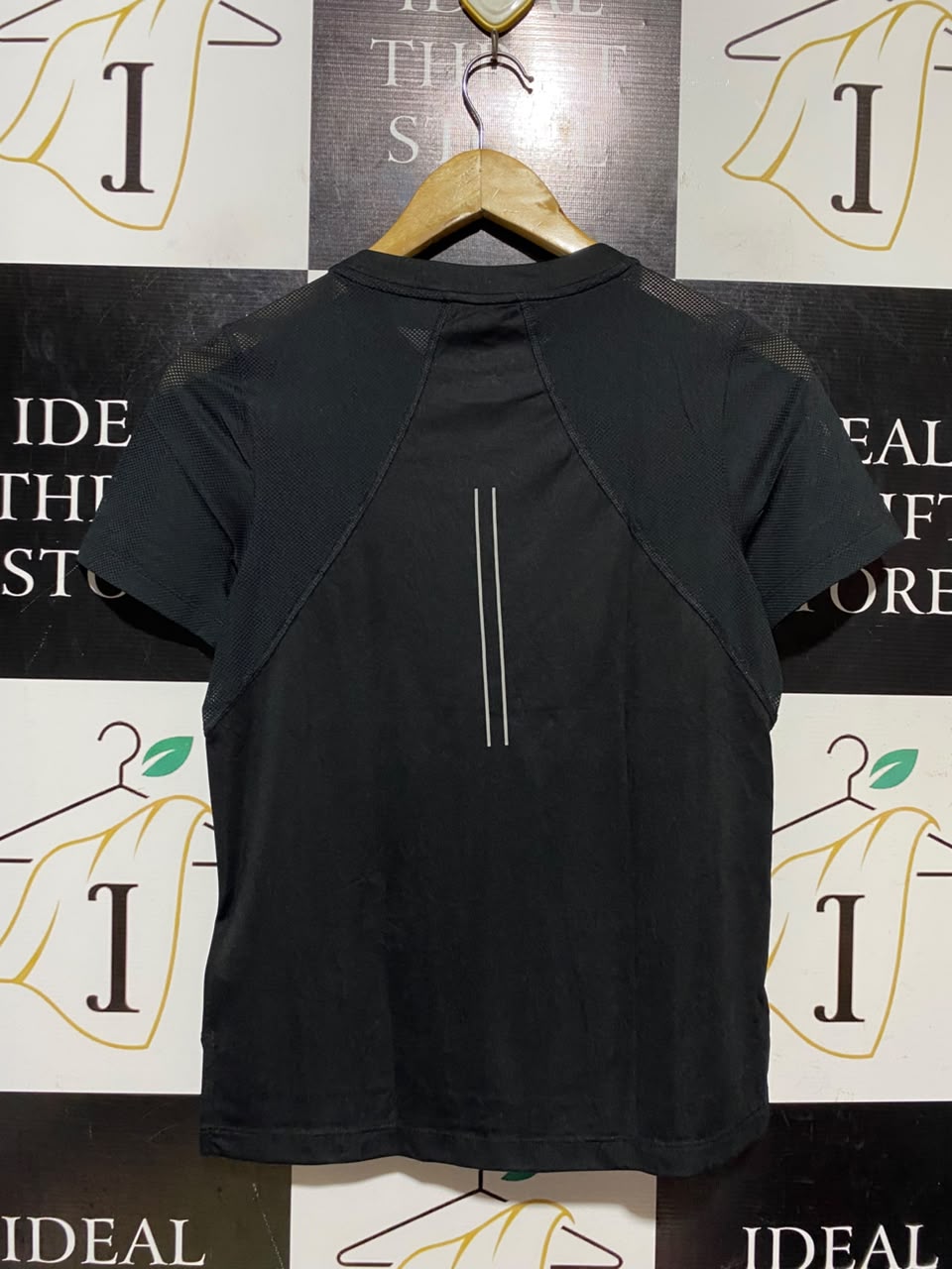 NIKE |XS| BUST 16| A17| RUNNING PERFORMANCE GRAPHIC T-SHIRT - BLACK