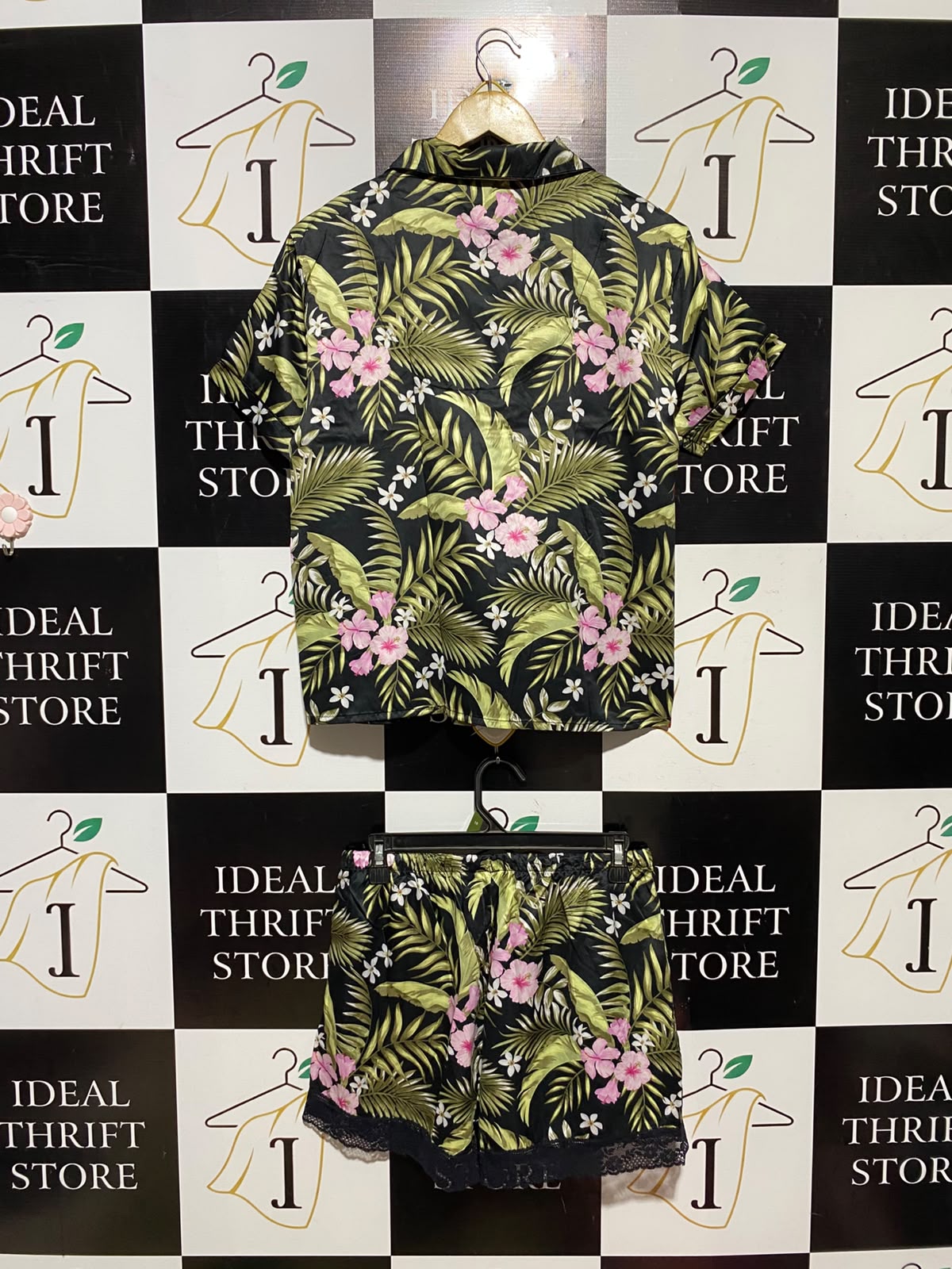FLORA NIKROOZ |M| A17| WOMEN'S TROPICAL FLORAL PRINT PAJAMA SHIRT AND SHORTS SET