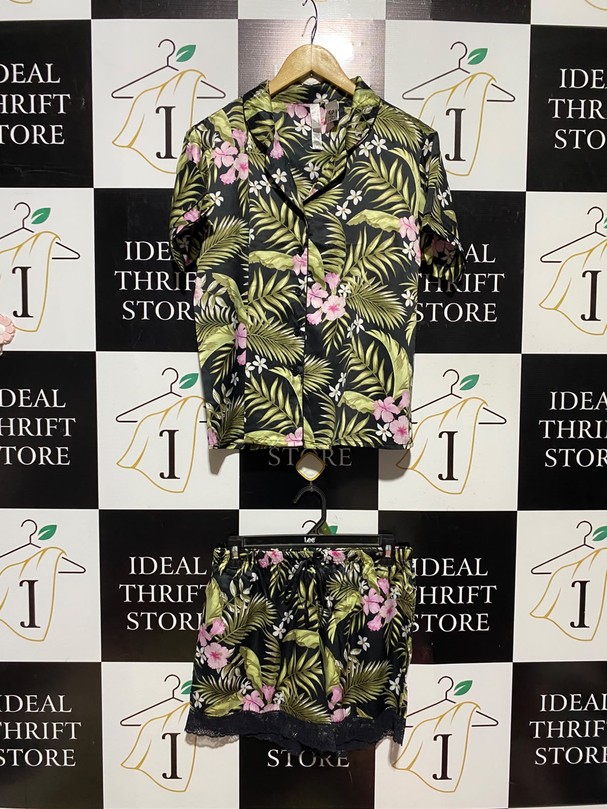 FLORA NIKROOZ |M| A17| WOMEN'S TROPICAL FLORAL PRINT PAJAMA SHIRT AND SHORTS SET