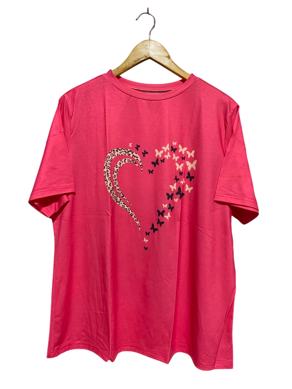 |XL| BUST 23| A18| HOT PINK LEOPARD AND BUTTERFLY HEART GRAPHIC T-SHIRT