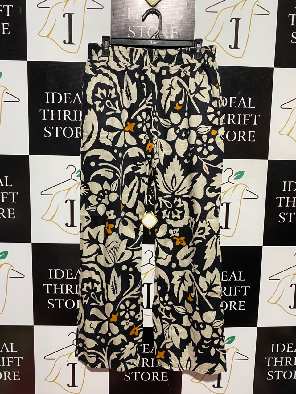 NEXT |L| WAIST 30| A19| BLACK AND OFF-WHITE FLORAL PRINT ELASTIC WAIST CASUAL PANTS
