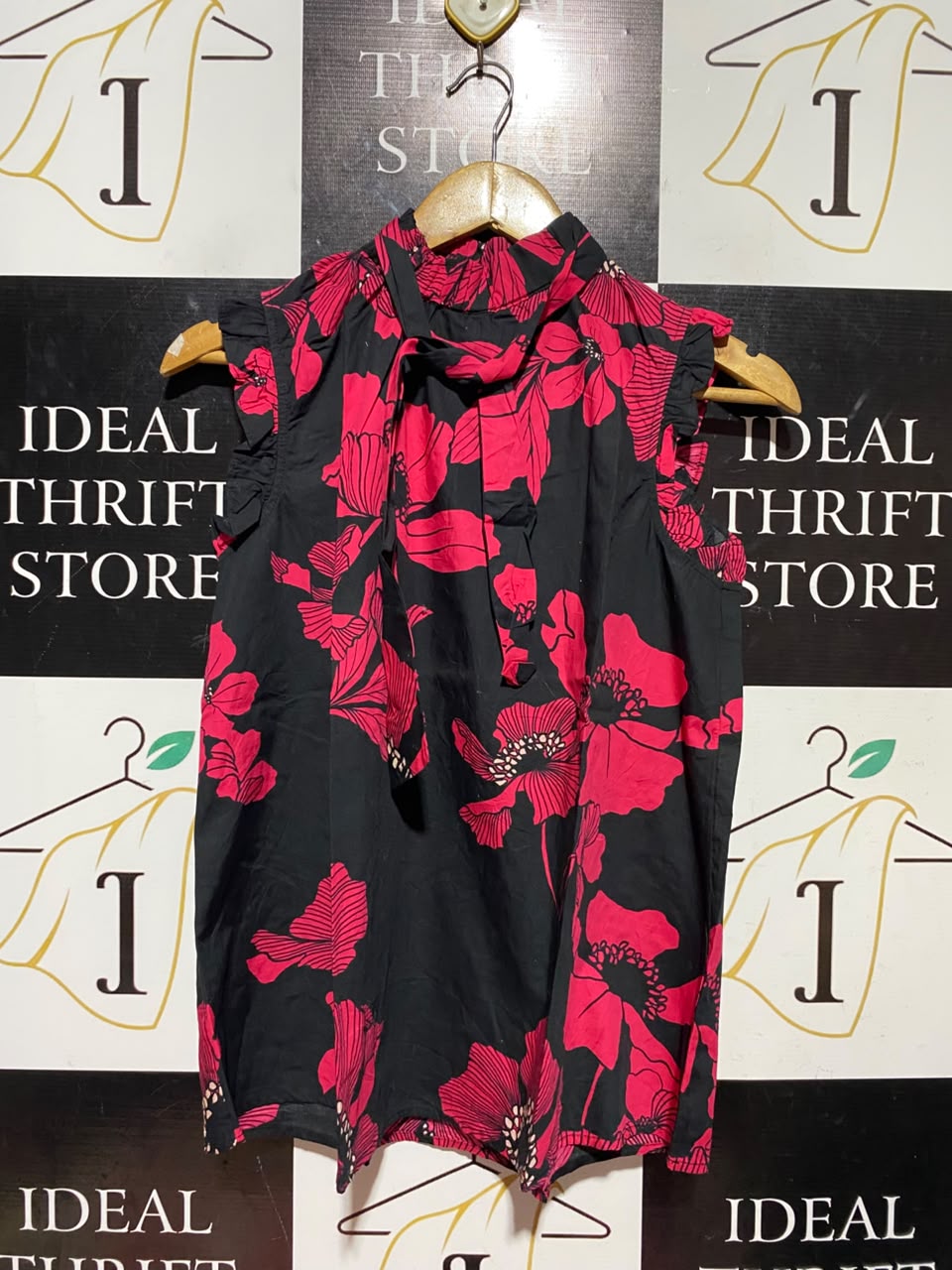 WHO WHAT WEAR |M| BUST 18| A19| BLACK AND HOT PINK FLORAL TIE-NECK RUFFLE SLEEVE BLOUSE
