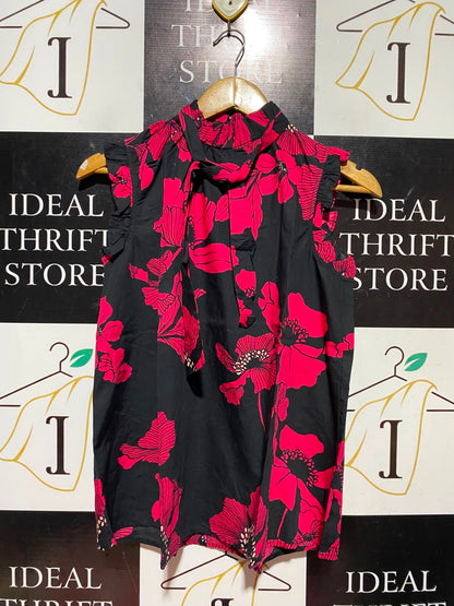 WHO WHAT WEAR |M| BUST 18| A19| BLACK AND HOT PINK FLORAL TIE-NECK RUFFLE SLEEVE BLOUSE