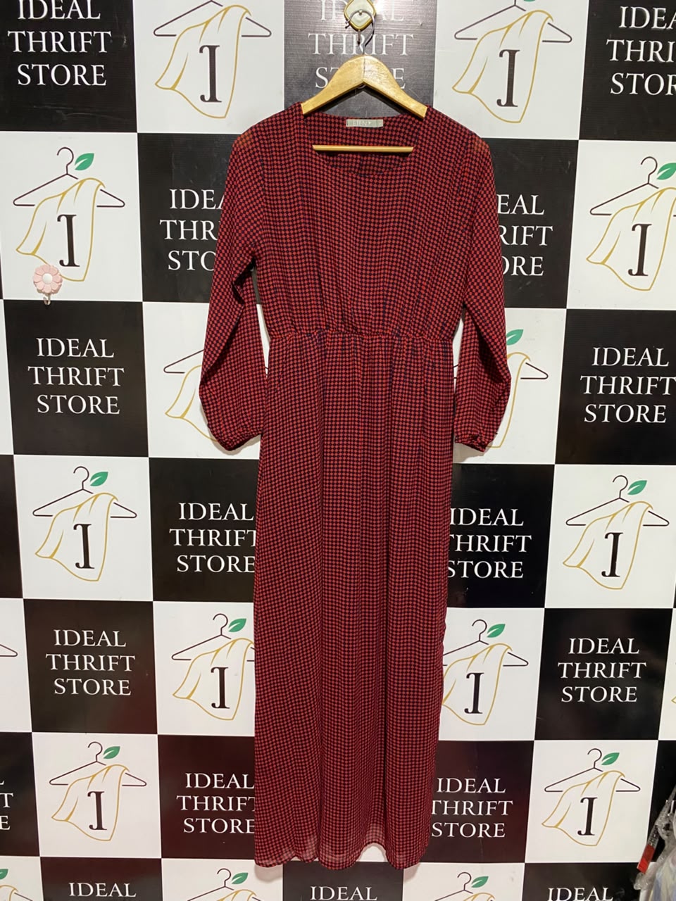 ETEN |L| BUST 18| A19| RED AND BLACK CHECKERED LONG-SLEEVE MIDI DRESS