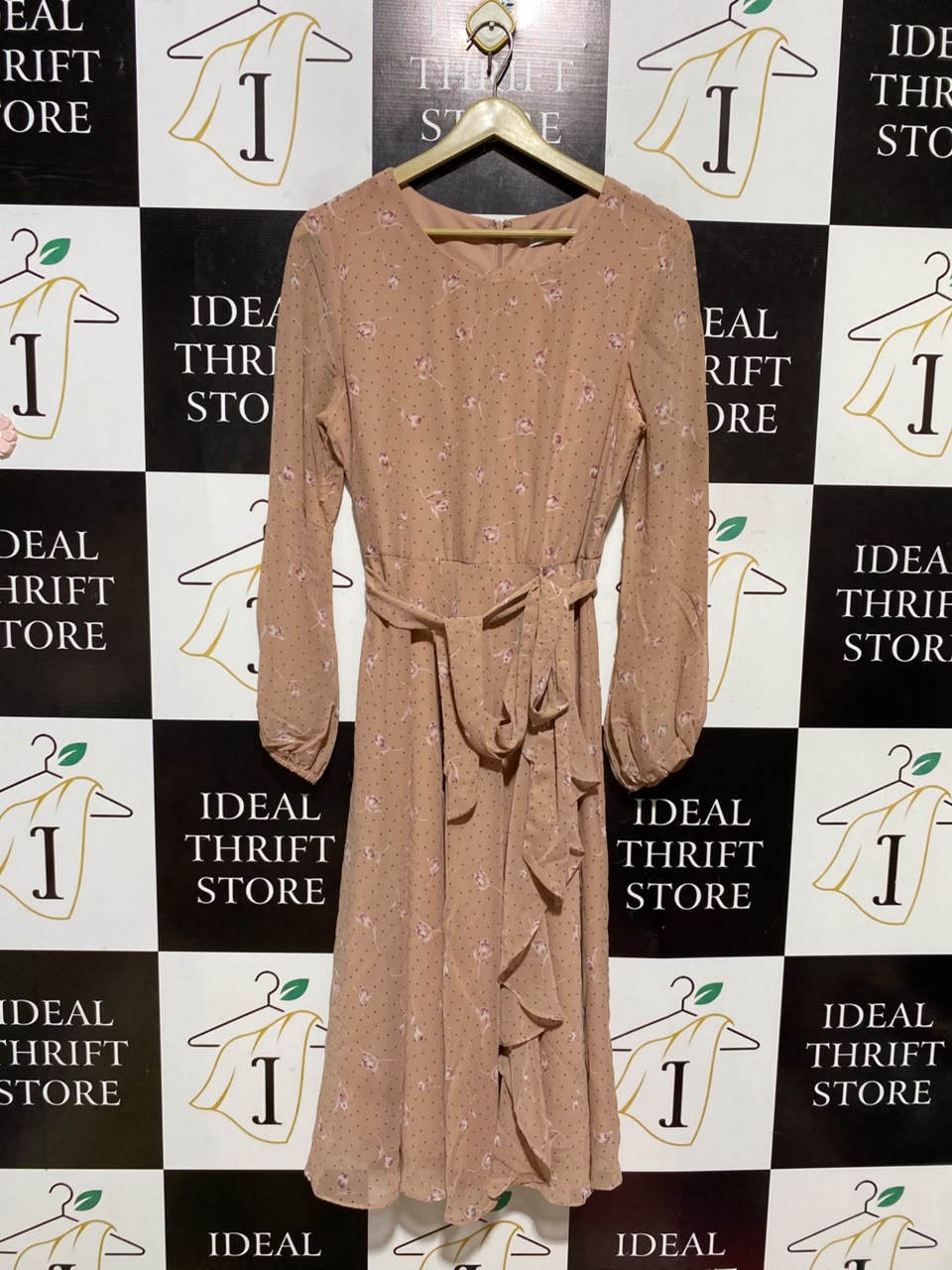 GINA BACCONI |M| BUST 18| A19| PEACH FLORAL DOT PRINT RUFFLE-TRIM LONG-SLEEVE MIDI DRESS
