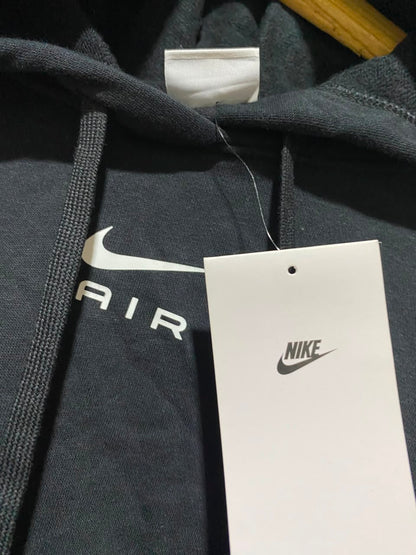NIKE |M| BUST 23| A19| STAY COZY AND STYLISH WITH THIS NIKE BLACK CROPPED HOODIE