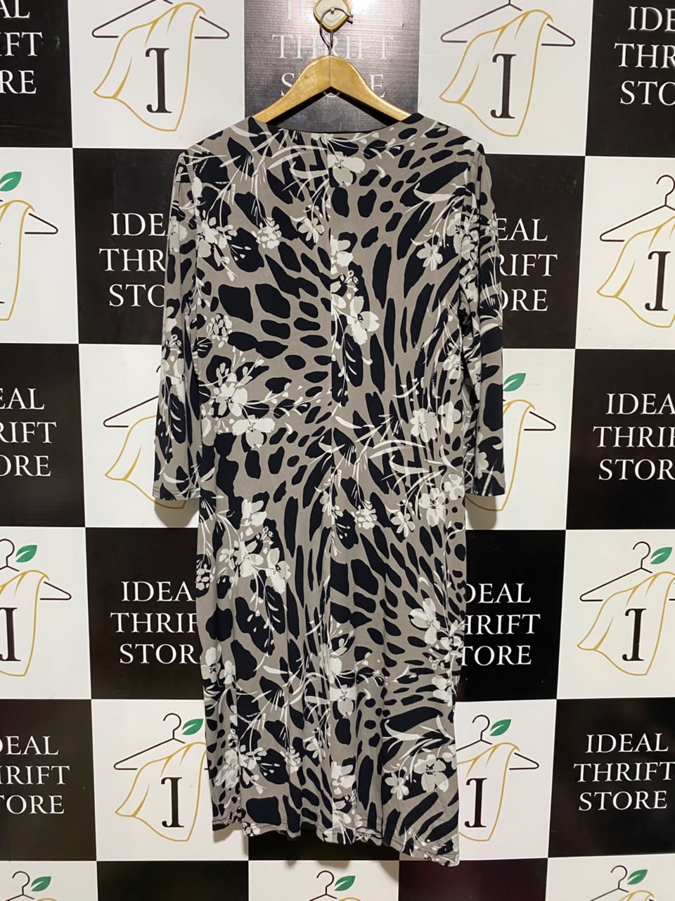 GINA BACCONI |L| BUST 20| A19| ANIMAL AND FLORAL PRINT KNOT-FRONT MIDI DRESS